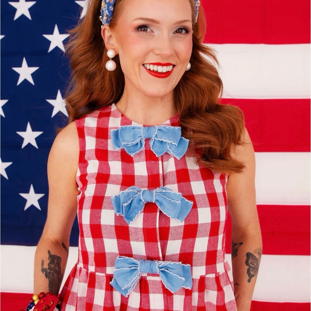 Chic Red Checkered Sleeveless Blouse with Blue Bow Details